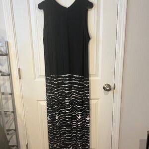 Womens maxi dress black & white striped